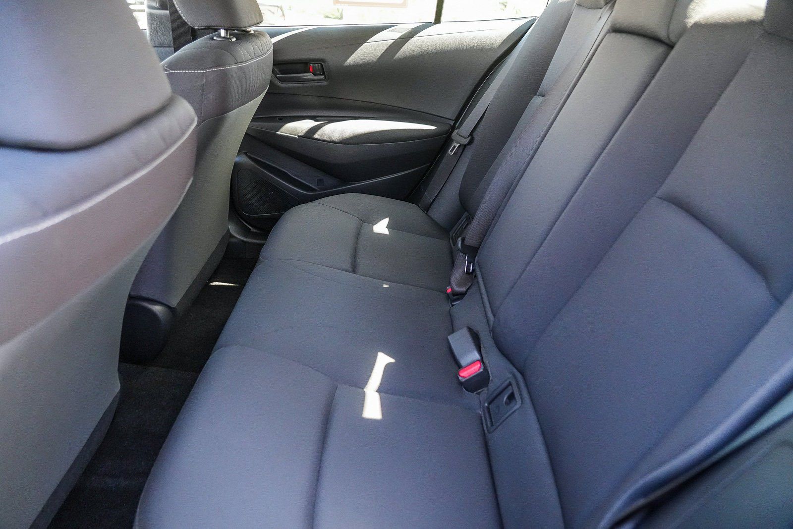 Used 2024 Toyota Corolla LE w/ LE Convenience Package FWD image 18