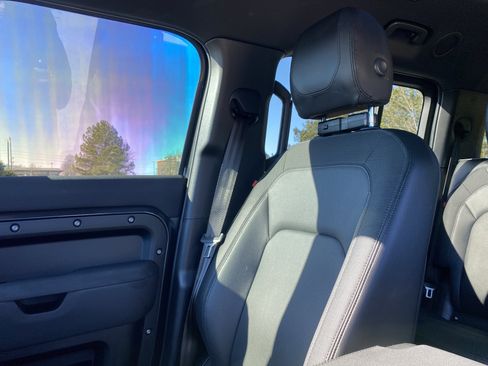 Used 2023 Land Rover Defender 130 X-Dynamic SE image 27