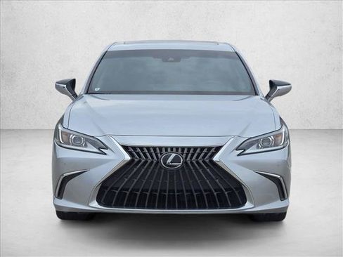 Used 2024 Lexus ES 300h w/ Technology Package FWD image 2