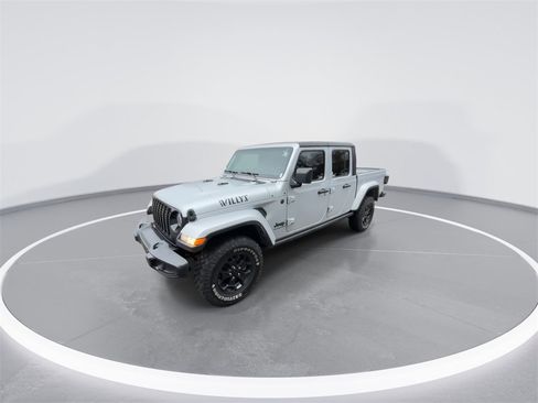 Used 2022 Jeep Gladiator Willys image 4