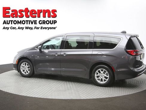 Used 2023 Chrysler Pacifica Touring-L image 66