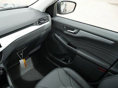 New 2025 Ford Escape SE w/ PHEV Premium Package FWD image 22