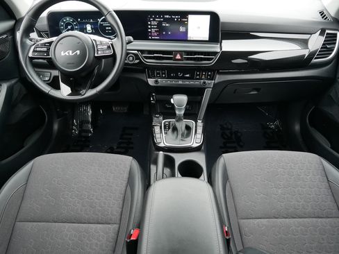 Certified 2024 Kia Seltos S image 10