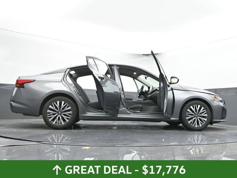 Used 2024 Nissan Altima 2.5 SV image 78