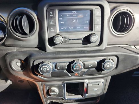 Used 2021 Jeep Wrangler Unlimited Sport image 13