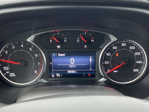 Used 2023 GMC Acadia SLE image 9