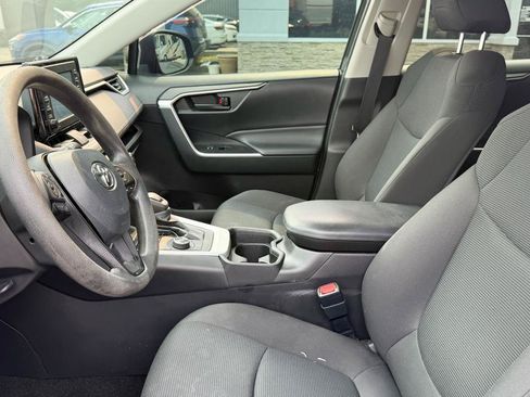 Used 2021 Toyota RAV4 LE AWD/4WD image 14