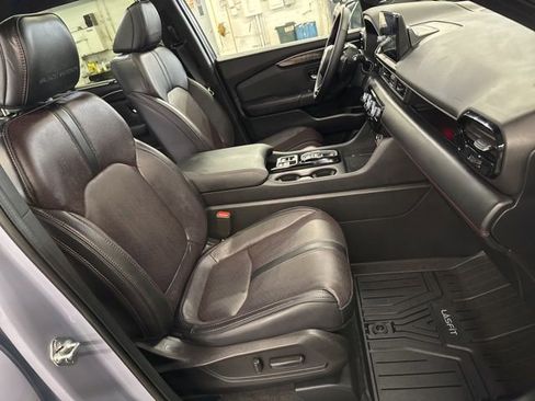Used 2025 Honda Pilot Black Edition image 30