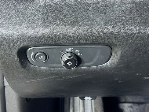 Used 2023 Chevrolet Traverse RS FWD image 22