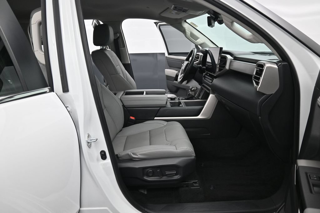 Used 2024 Toyota Tundra Limited w/ Power Package AWD/4WD image 33