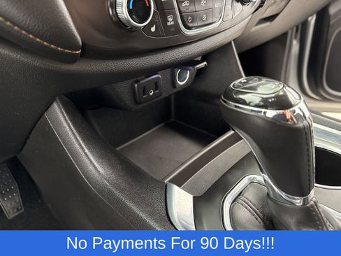 Used 2018 Chevrolet Traverse LT image 18