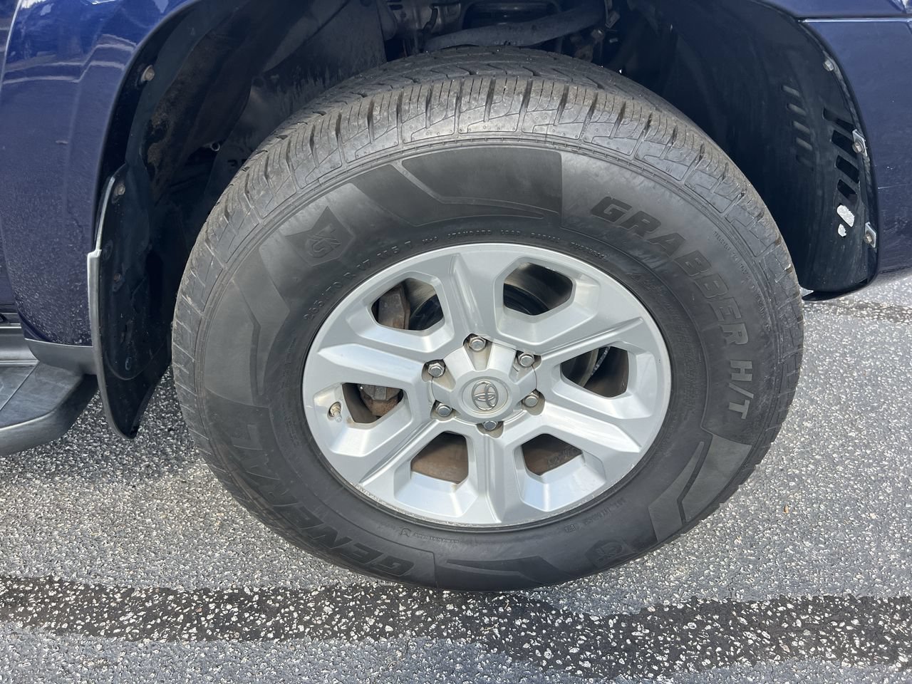 Used 2018 Toyota 4Runner SR5 Premium AWD/4WD image 13