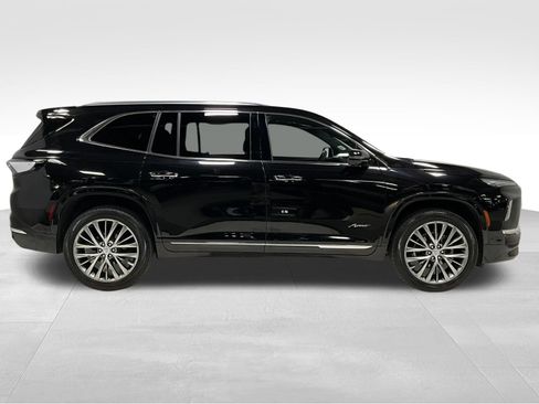 Used 2025 Buick Enclave Avenir AWD/4WD image 3