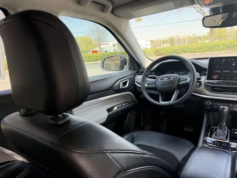 Used 2022 Jeep Compass Latitude image 13