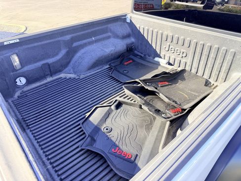 Used 2020 Jeep Gladiator Rubicon image 27