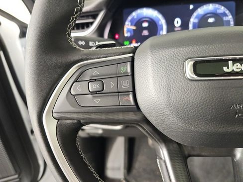 New 2025 Jeep Grand Cherokee 4WD image 19