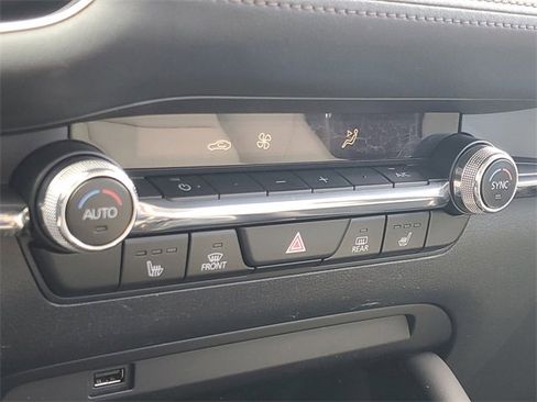 Used 2020 MAZDA MAZDA3 AWD Sedan w/ Preferred Package image 29