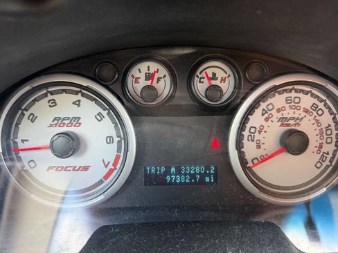 Used 2010 Ford Focus SE FWD image 11