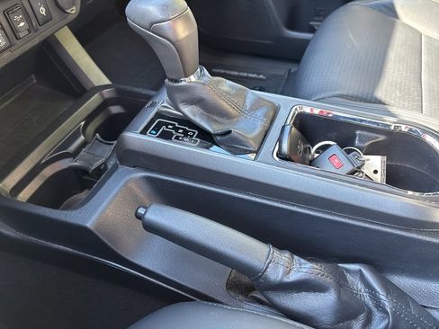 Used 2019 Toyota Tacoma TRD Sport image 21