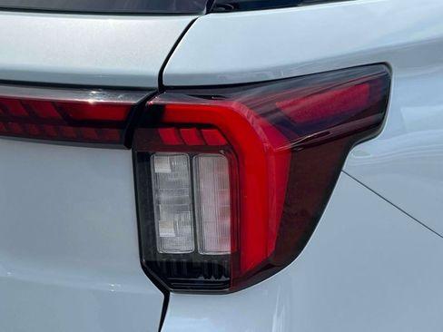 Used 2026 Ford Explorer ST-Line w/ ST-Line Street Pack AWD/4WD image 10