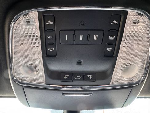 Used 2015 Jeep Grand Cherokee Limited w/ Luxury Group II image 29