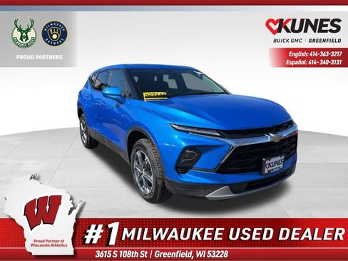 Used 2025 Chevrolet Blazer LT FWD image 1
