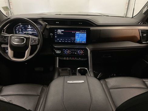 Used 2024 GMC Sierra 2500 Denali w/ Denali Reserve Package AWD/4WD image 15