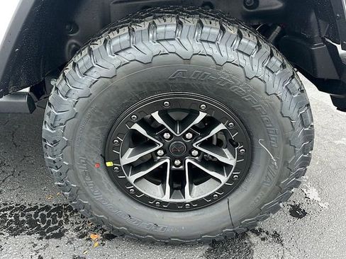 New 2026 Jeep Wrangler Unlimited Rubicon w/ Xtreme 35 Tire Package image 29