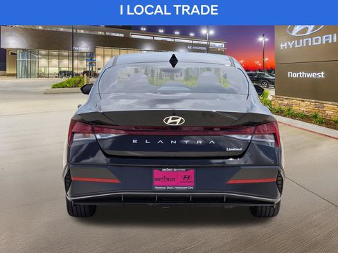 Used 2026 Hyundai Elantra Limited FWD image 8