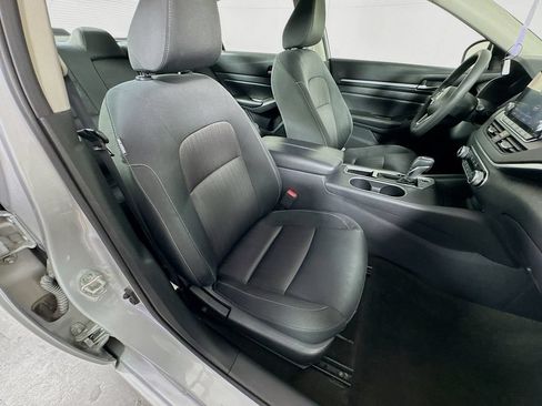 Used 2022 Nissan Altima 2.5 SV FWD image 32