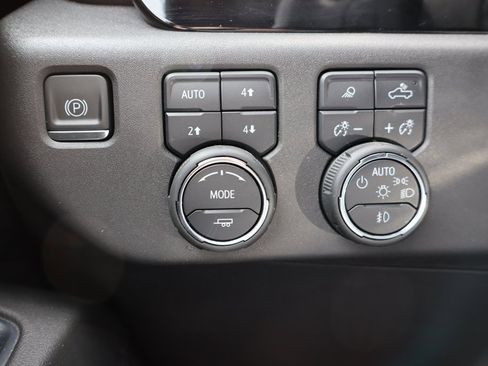 Used 2024 Chevrolet Silverado 1500 LT Trail Boss w/ LT Trail Boss Premium Package image 13