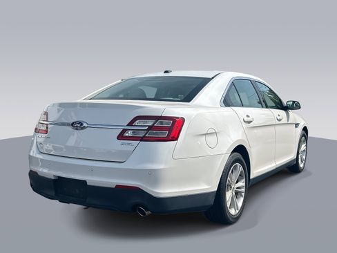Used 2015 Ford Taurus SEL w/ Equipment Group 201A image 3