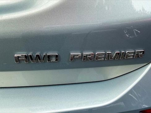 Used 2022 Chevrolet Equinox Premier image 8