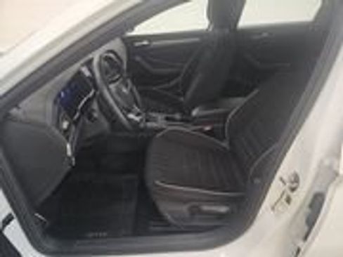 Used 2024 Volkswagen Jetta Sport FWD image 5