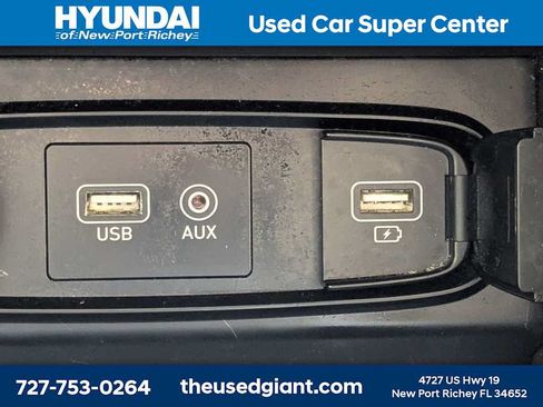 Used 2020 Hyundai Santa Fe SEL FWD image 25