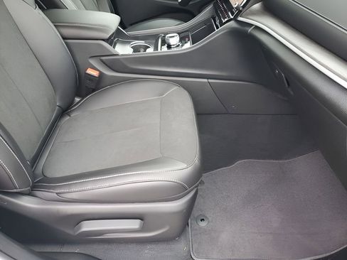 New 2026 Jeep Grand Cherokee Altitude image 16