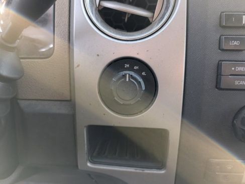 Used 2010 Ford F150 XLT image 4