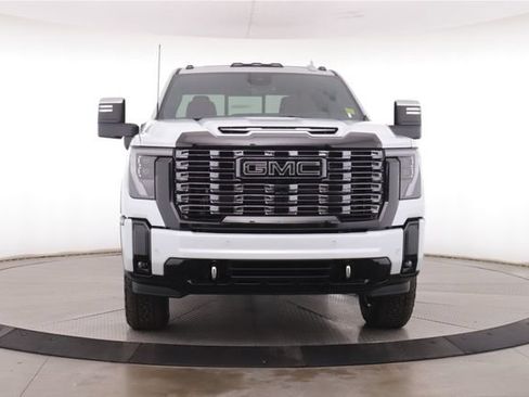 Used 2026 GMC Sierra 2500 Denali Ultimate w/ LPO, GMC Protection Package AWD/4WD image 12