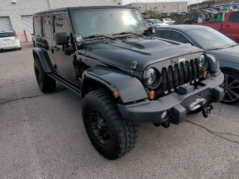 Used 2012 Jeep Wrangler Unlimited Rubicon image 4