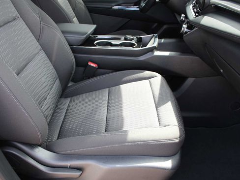 Used 2026 Chevrolet Equinox LT FWD image 18