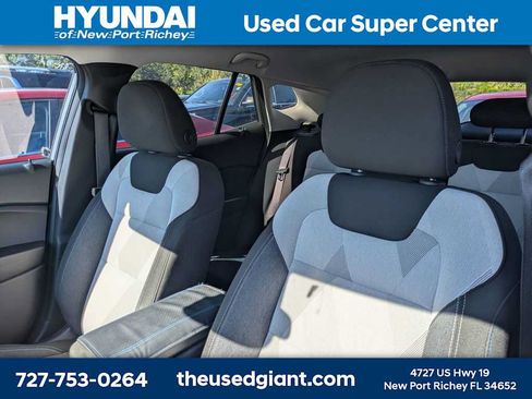 Used 2024 Chevrolet Trax LS w/ LS Convenience Package FWD image 3