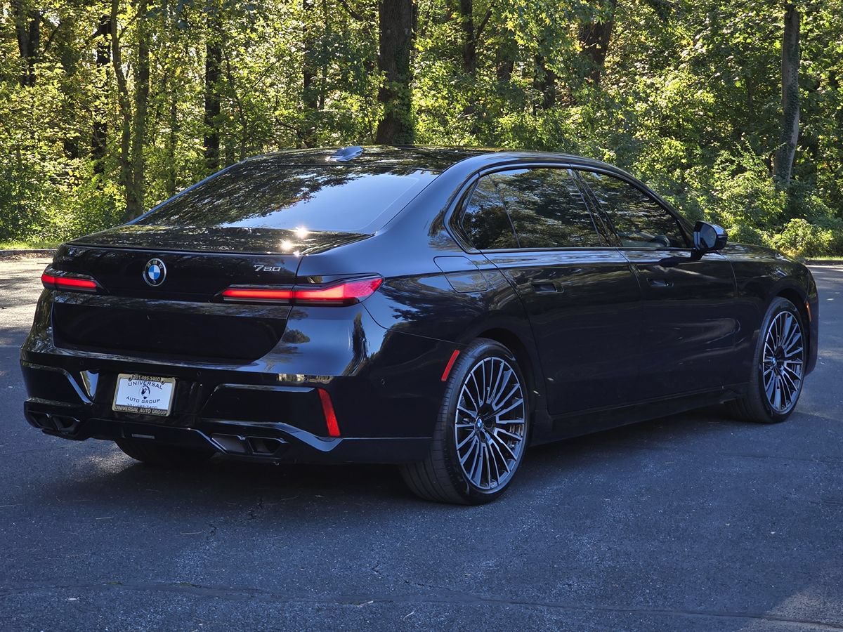 Used 2024 BMW 760i xDrive w/ Premium Package 2 AWD/4WD image 6