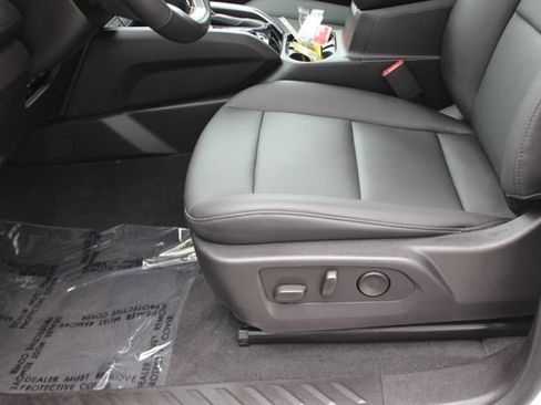 Used 2025 Chevrolet Colorado Trail Boss AWD/4WD image 21