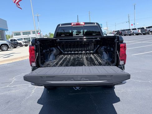 New 2026 Chevrolet Colorado W/T w/ WT Custom Package RWD image 9