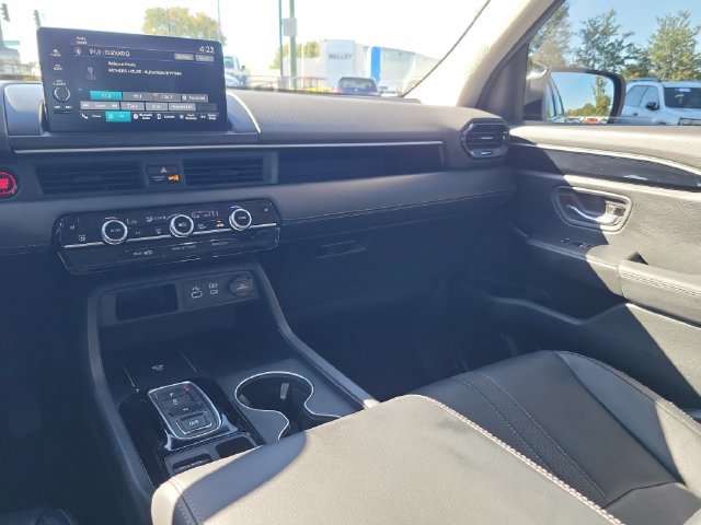 Certified 2025 Honda Pilot EX-L image 30