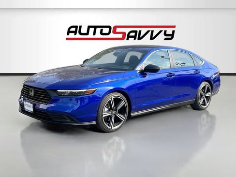 Used 2025 Honda Accord Sport image 3