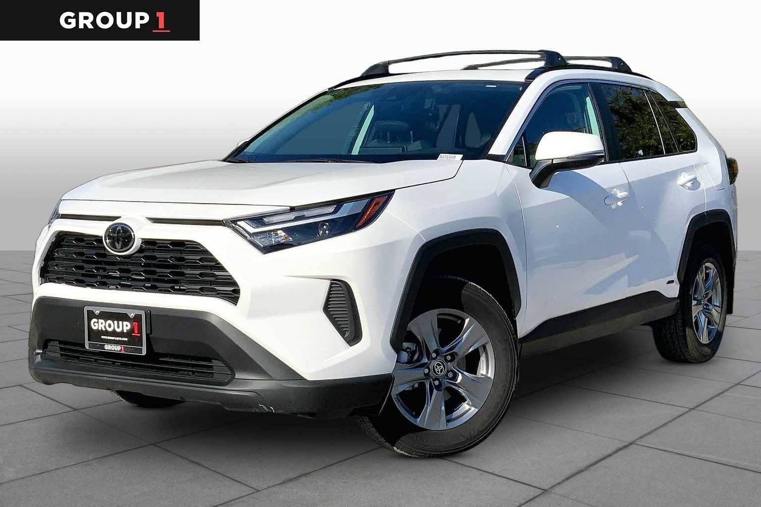 Used 2025 Toyota RAV4 XLE w/ Convenience Package AWD/4WD image 1