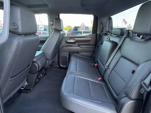 Used 2025 GMC Sierra 1500 SLT AWD/4WD image 26