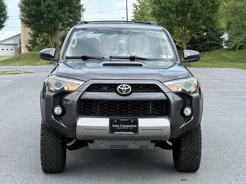 Used 2018 Toyota 4Runner TRD Off-Road w/ TRD Performance Package AWD/4WD image 3