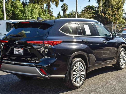 Used 2022 Toyota Highlander Platinum image 6